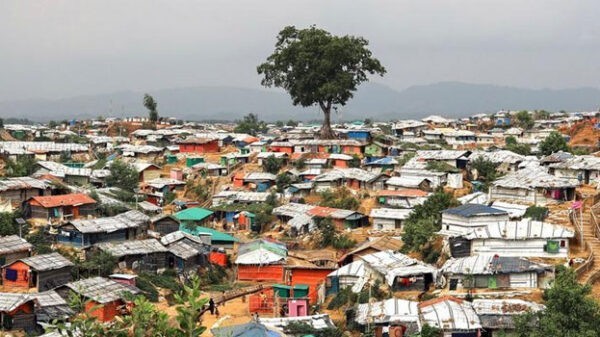 রোহিঙ্গা ক্যাম্পে গোলাগুলি নিহত ৫