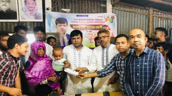 বিদুৎপৃষ্ট হয়ে নিহত চান মিয়ার পরিবারের হাতে নবীগঞ্জ জে,কে স্কুলের শিক্ষার্থীদের নগদ অর্থ প্রদান